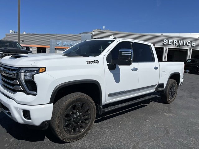 2024 Chevrolet Silverado 2500HD High Country photo 2