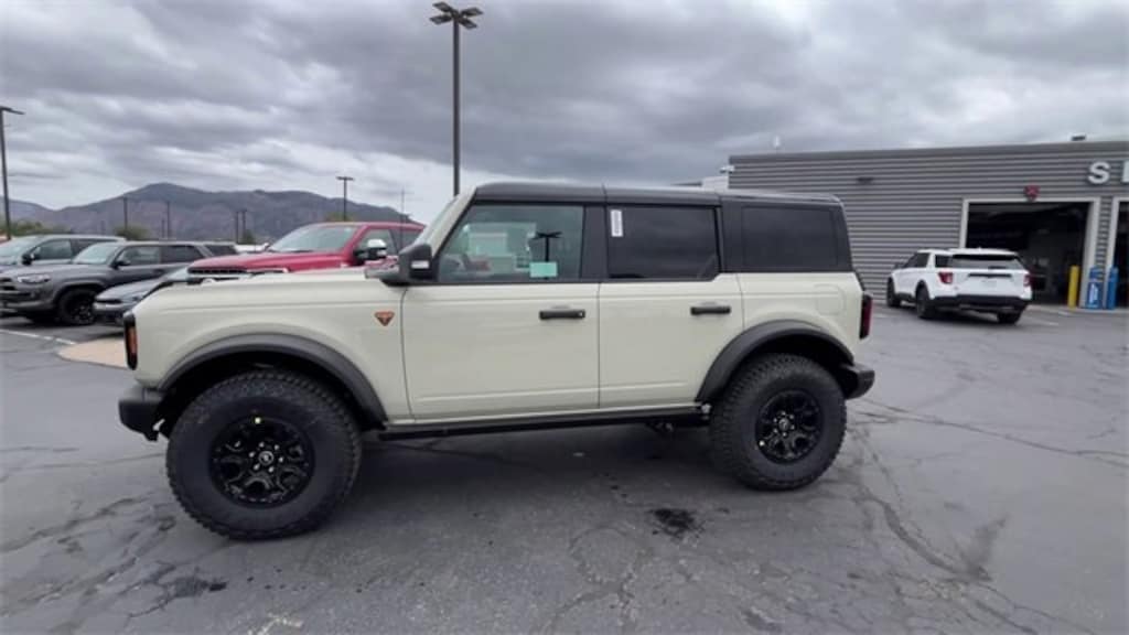 Used 2025 Ford Bronco Badlands SUV