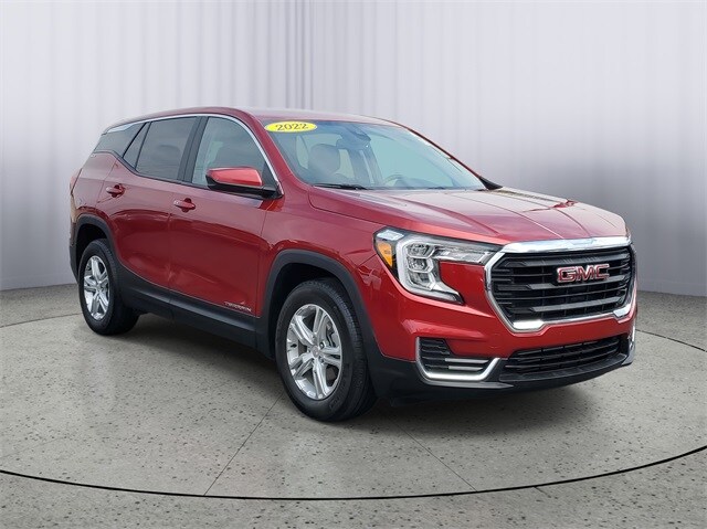 Used 2022 GMC Terrain SLE with VIN 3GKALMEV2NL202618 for sale in Owosso, MI