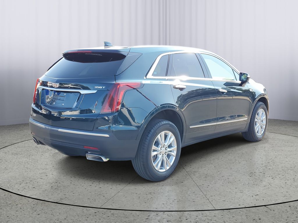 2024 Cadillac XT5 Luxury photo 3
