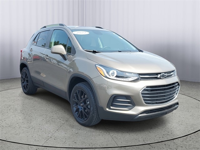 Certified 2022 Chevrolet Trax LT with VIN KL7CJPSM6NB539055 for sale in Owosso, MI