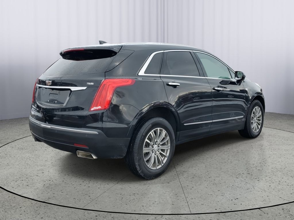 Used 2017 CADILLAC XT5 Luxury SUV