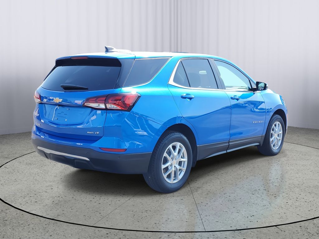 2024 Chevrolet Equinox LT photo 3