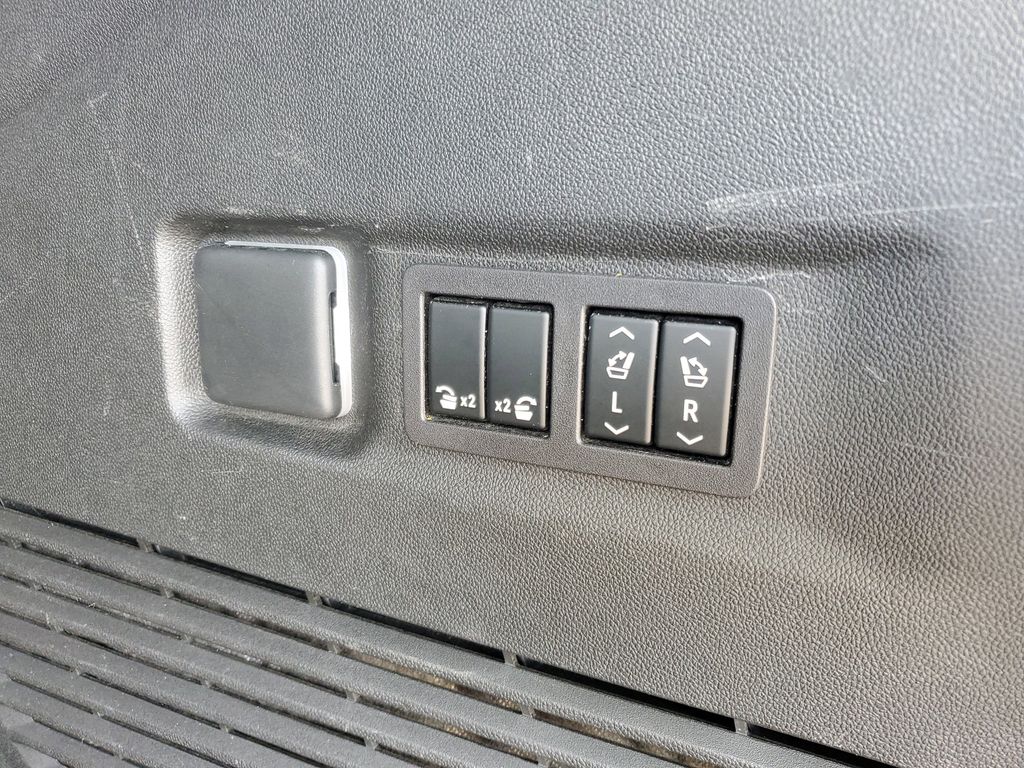 2023 Chevrolet Suburban High Country - Photo 35