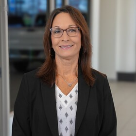 Staff member Sue Mitchell from ID_30309dd04c19