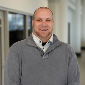 Staff member Geoffrey Hinkle from ID_141aaac165fc