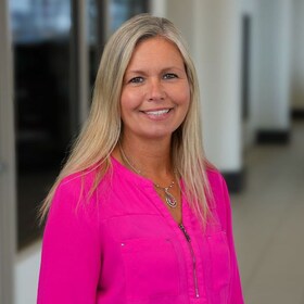 Staff member Amy Garrett from ID_30309dd04c19