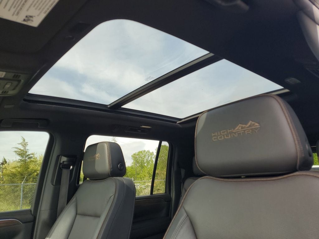 2023 Chevrolet Suburban High Country - Photo 7