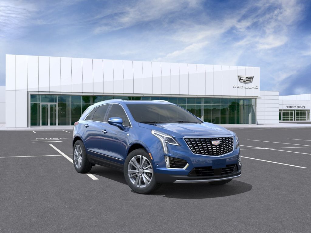New Cadillac XT5 near Lansing, MI | Young Owosso