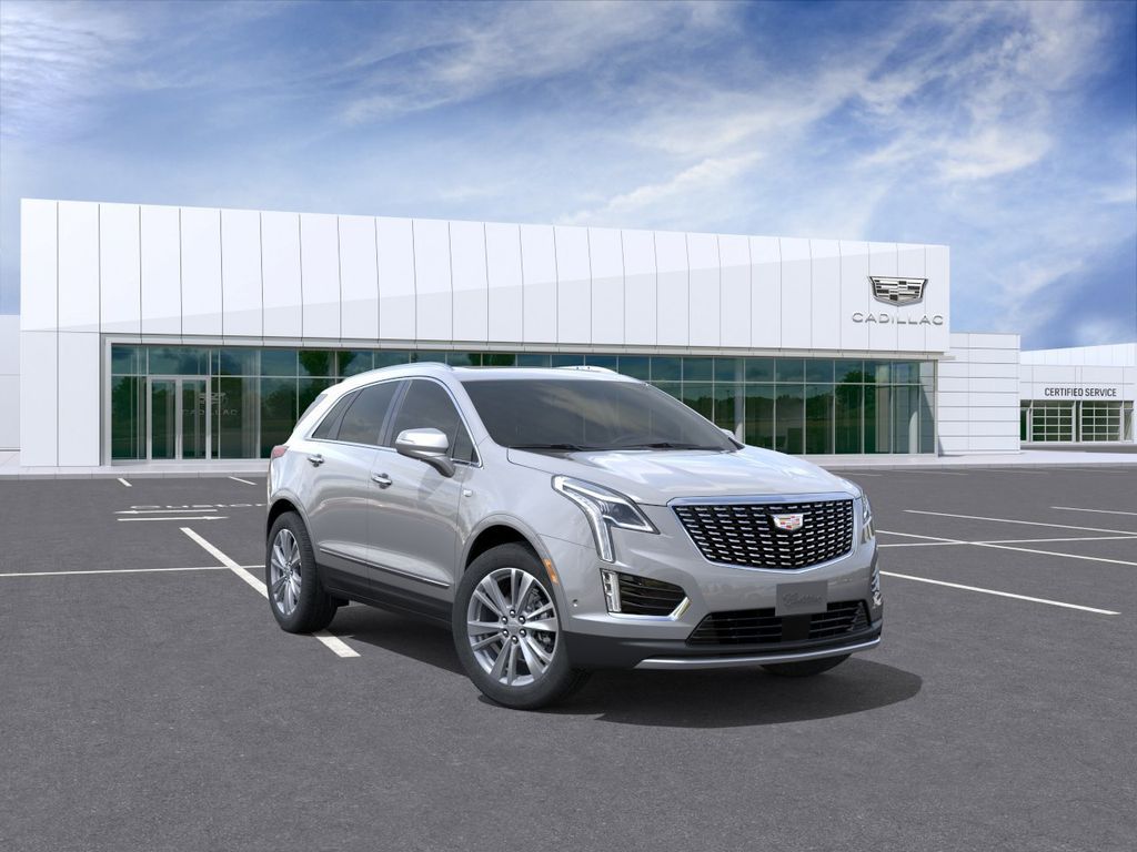 New Cadillac XT5 near Lansing, MI | Young Owosso