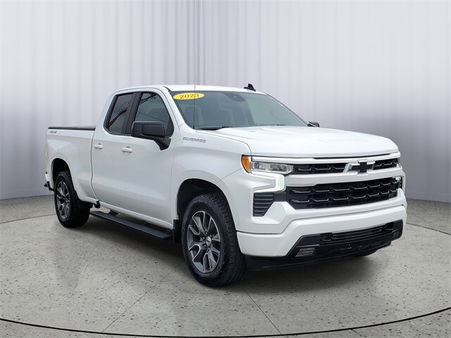 Used 2023 Chevrolet Silverado 1500 RST with VIN 1GCRDEED2PZ322830 for sale in Owosso, MI