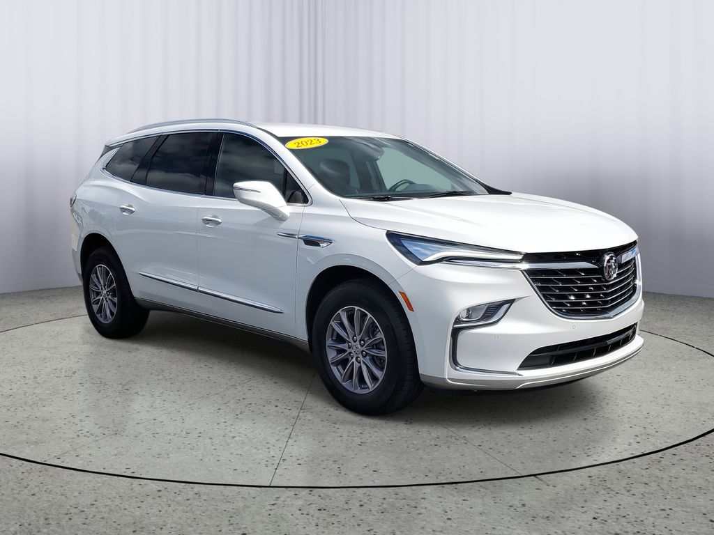 2023 Buick Enclave Essence photo 2