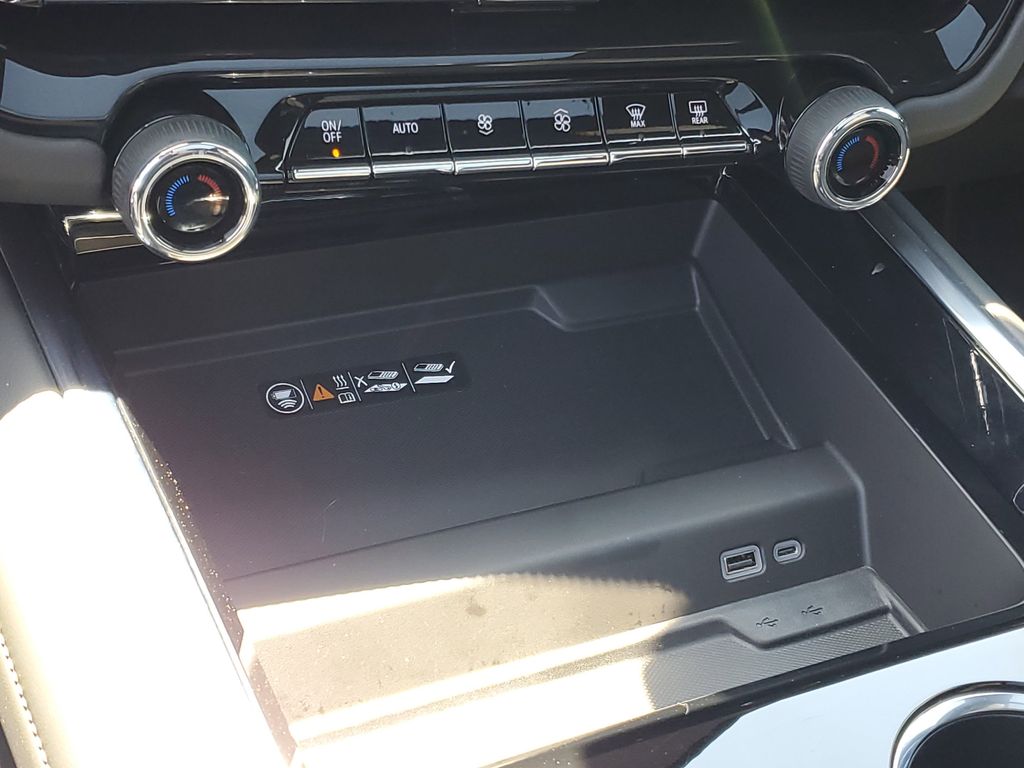 2025 Chevrolet Tahoe Z71 - Photo 21