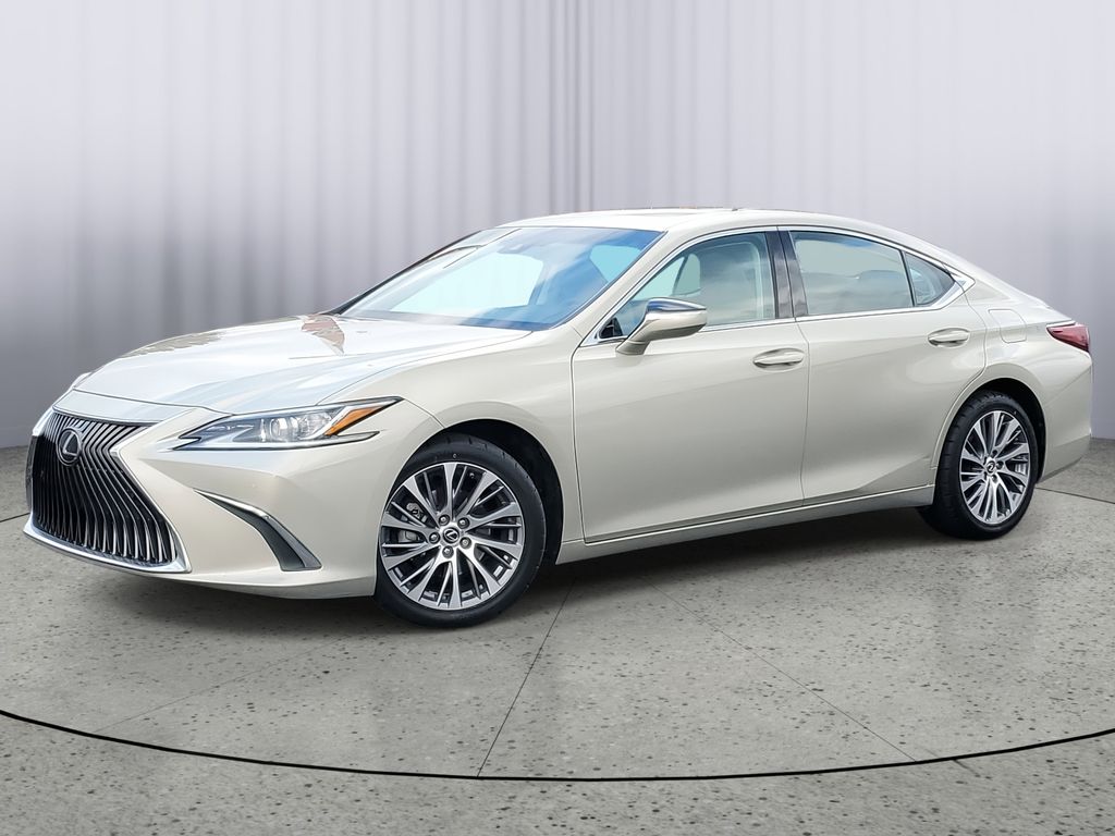 2021 Lexus ES 250's photo