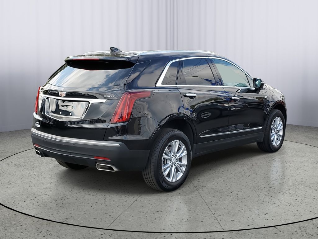 2024 Cadillac XT5 Luxury photo 3