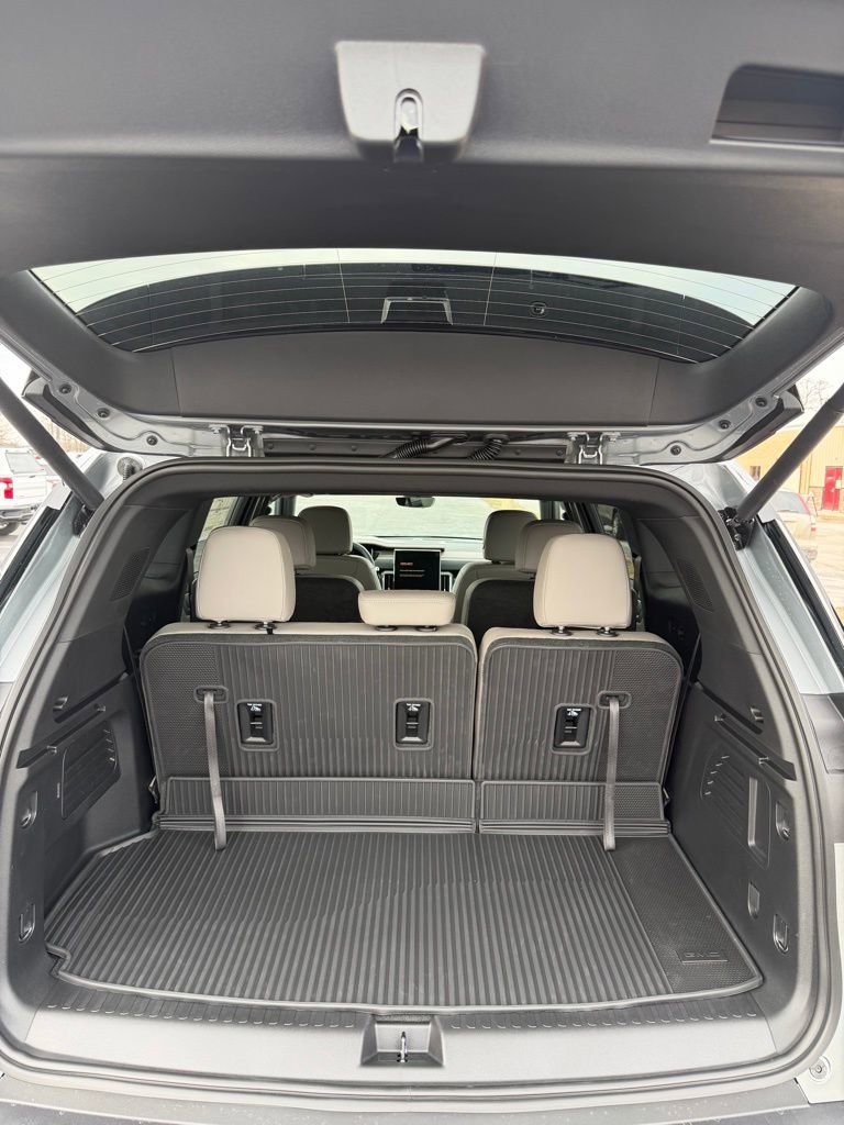 2026 GMC Acadia Elevation - Photo 4