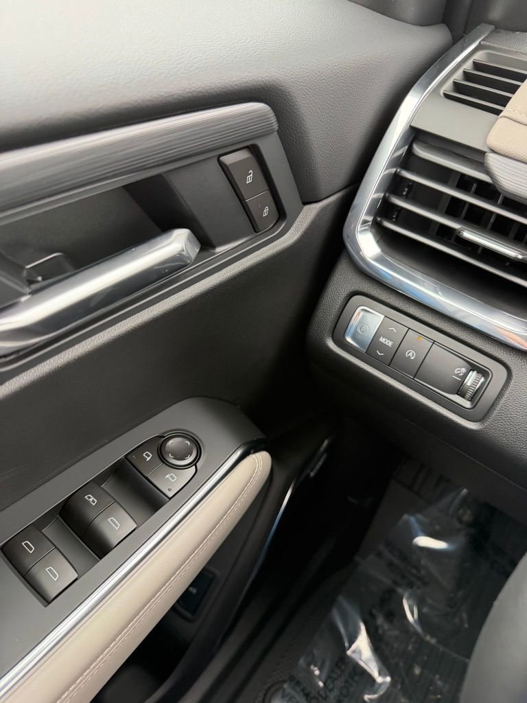 2026 GMC Acadia Elevation - Photo 11