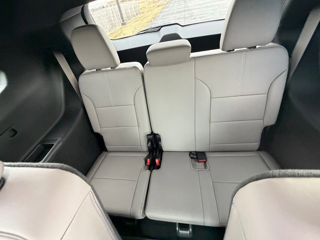 2026 GMC Acadia Elevation - Photo 5