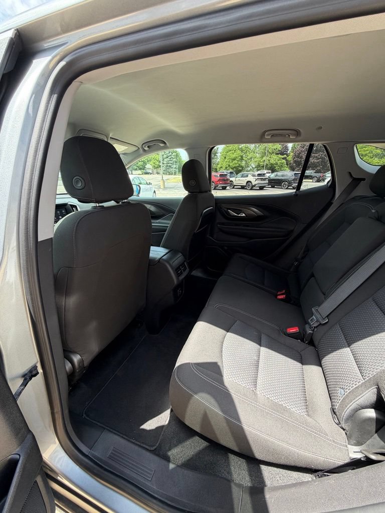 2024 GMC Terrain SLE - Photo 11