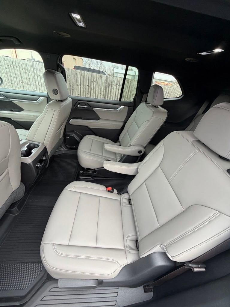 2026 GMC Acadia Elevation - Photo 6