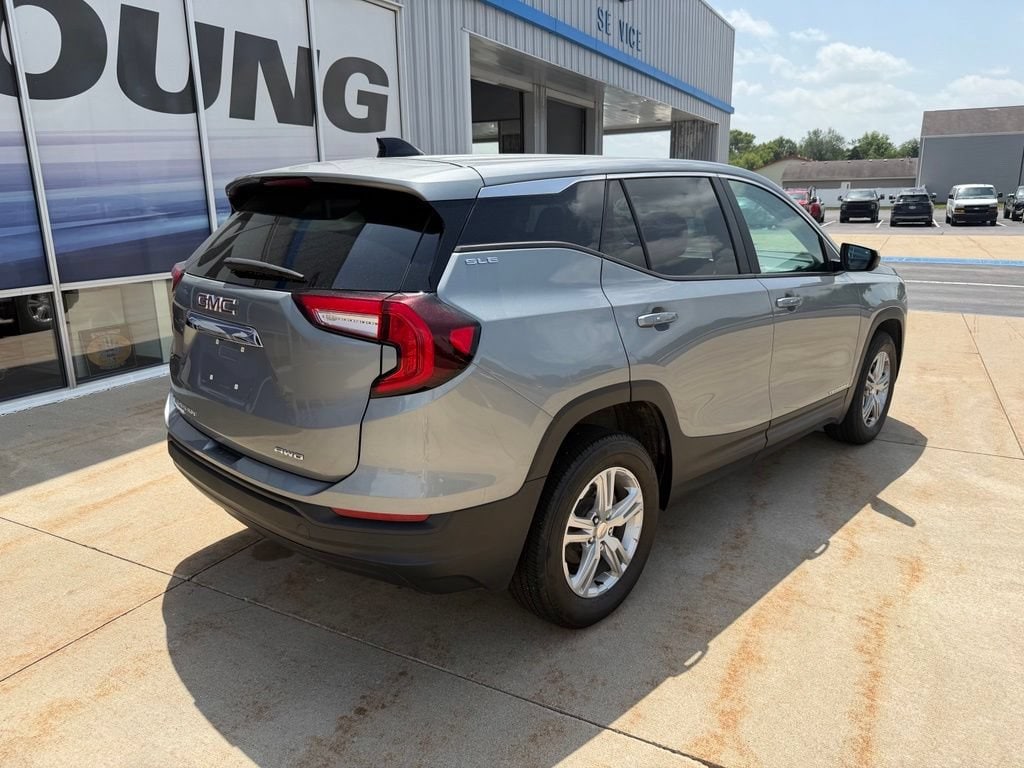 2024 GMC Terrain SLE - Photo 3
