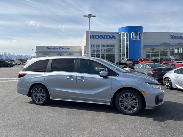 2026 Honda Odyssey Touring's photo