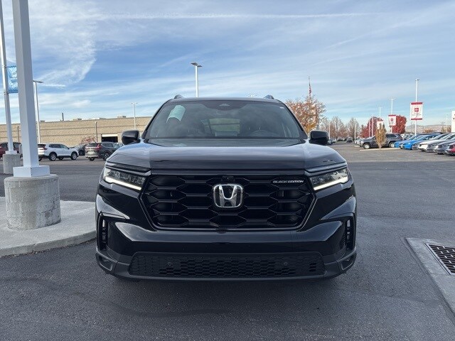 2025 Honda Pilot Black Edition photo 2
