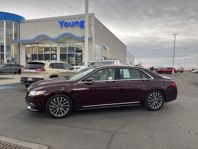 2019 Lincoln Continental Select's photo