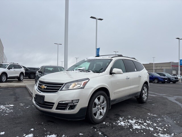2015 Chevrolet Traverse LTZ photo 2