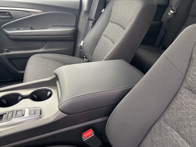 2025 Honda Ridgeline Sport - Photo 17