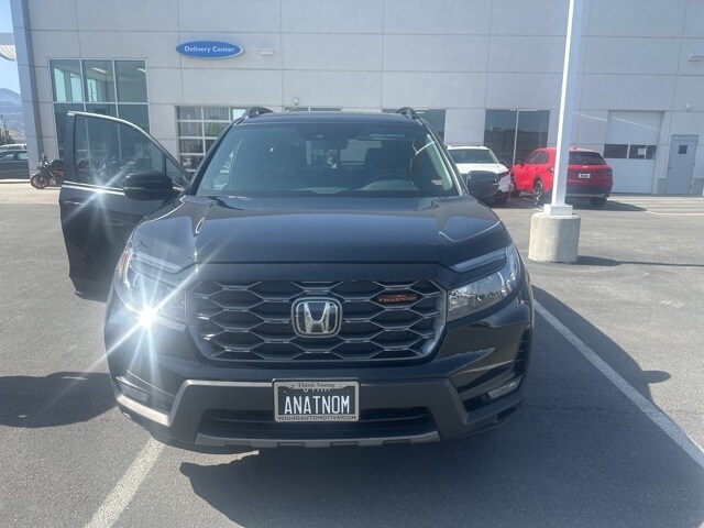 2023 Honda Passport TrailSport photo 2
