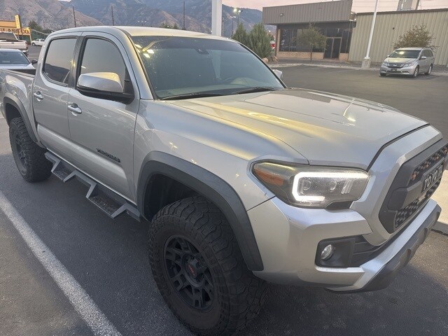 2019 Toyota Tacoma TRD Off-Road V6 photo 3