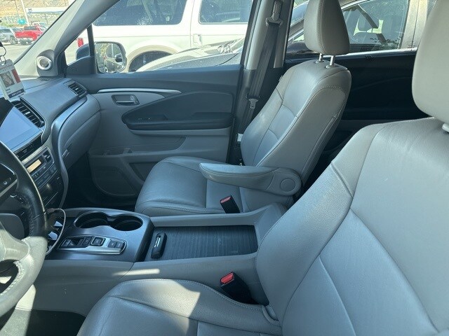 2022 Honda Pilot Special Edition photo 2