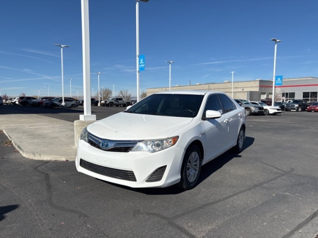 Used 2013 Toyota Camry Hybrid XLE Sedan