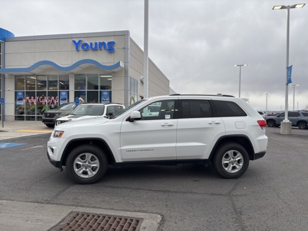 Used 2016 Jeep Grand Cherokee Laredo SUV