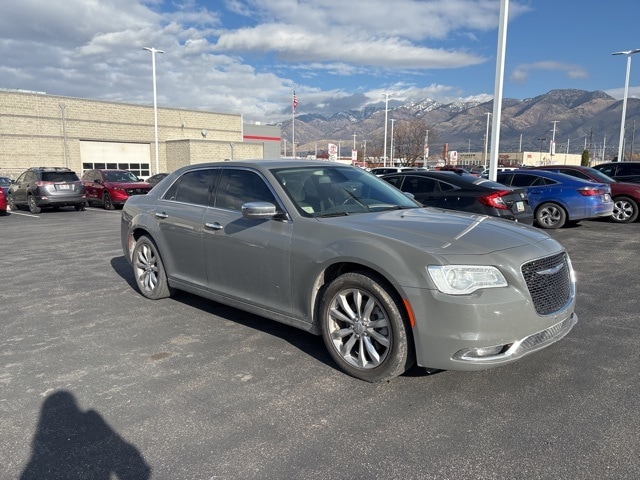 2019 Chrysler 300 Limited photo 3
