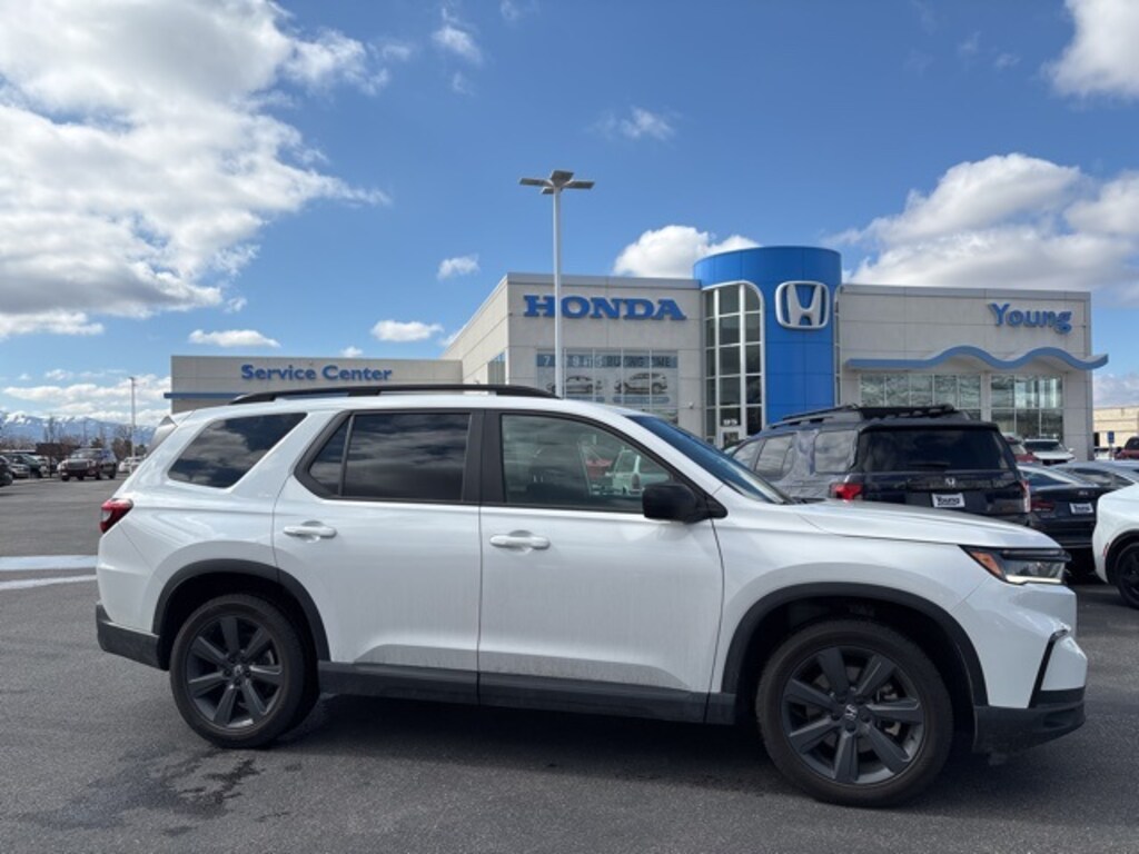Used 2023 Honda Pilot Sport SUV
