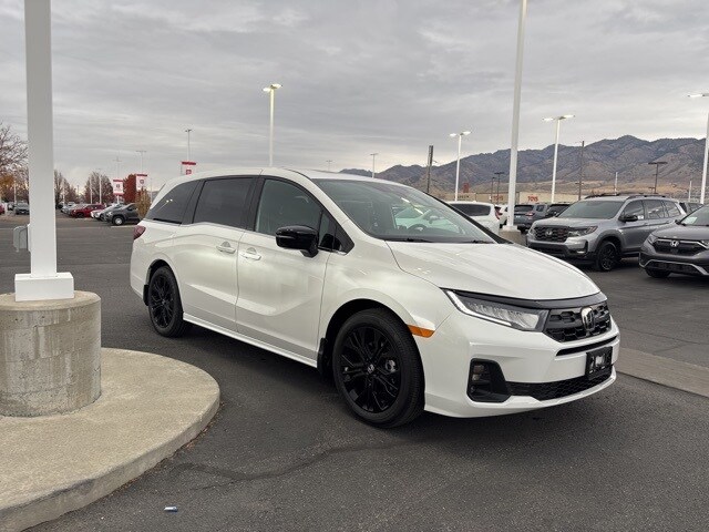 2026 Honda Odyssey photo 3