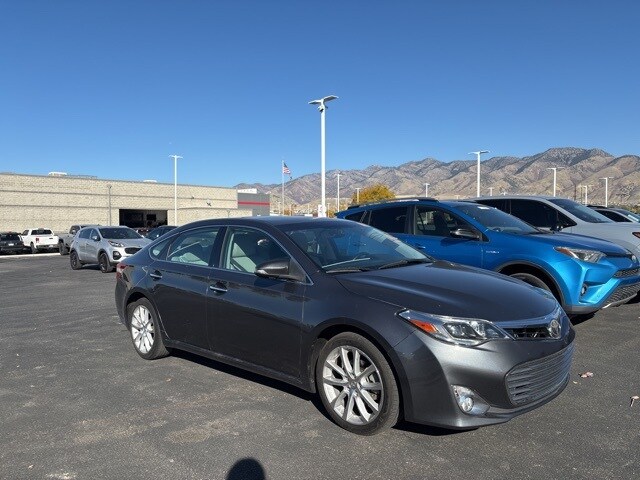 2014 Toyota Avalon Limited photo 2