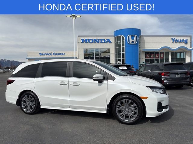 2026 Honda Odyssey Touring's photo