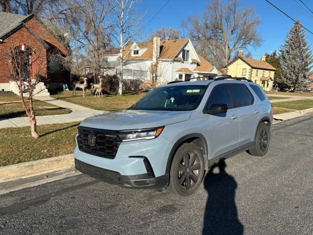 2025 Honda Pilot Black Edition's photo