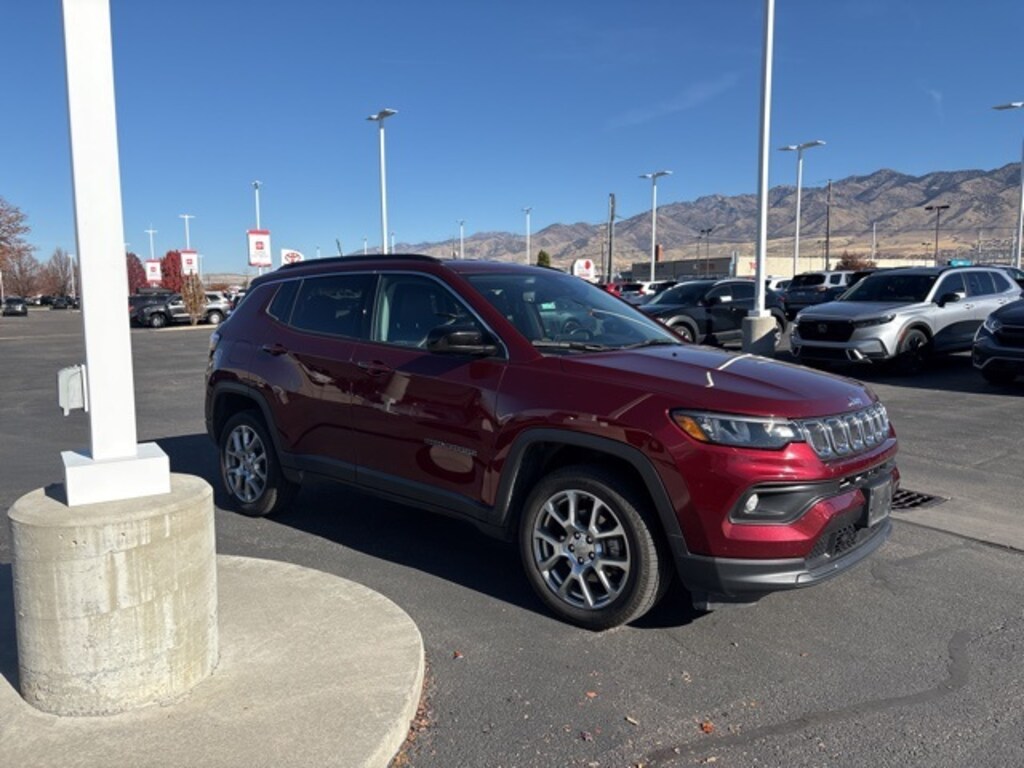 Used 2022 Jeep Compass Latitude Lux SUV