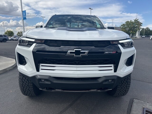 2025 Chevrolet Colorado ZR2 photo 2