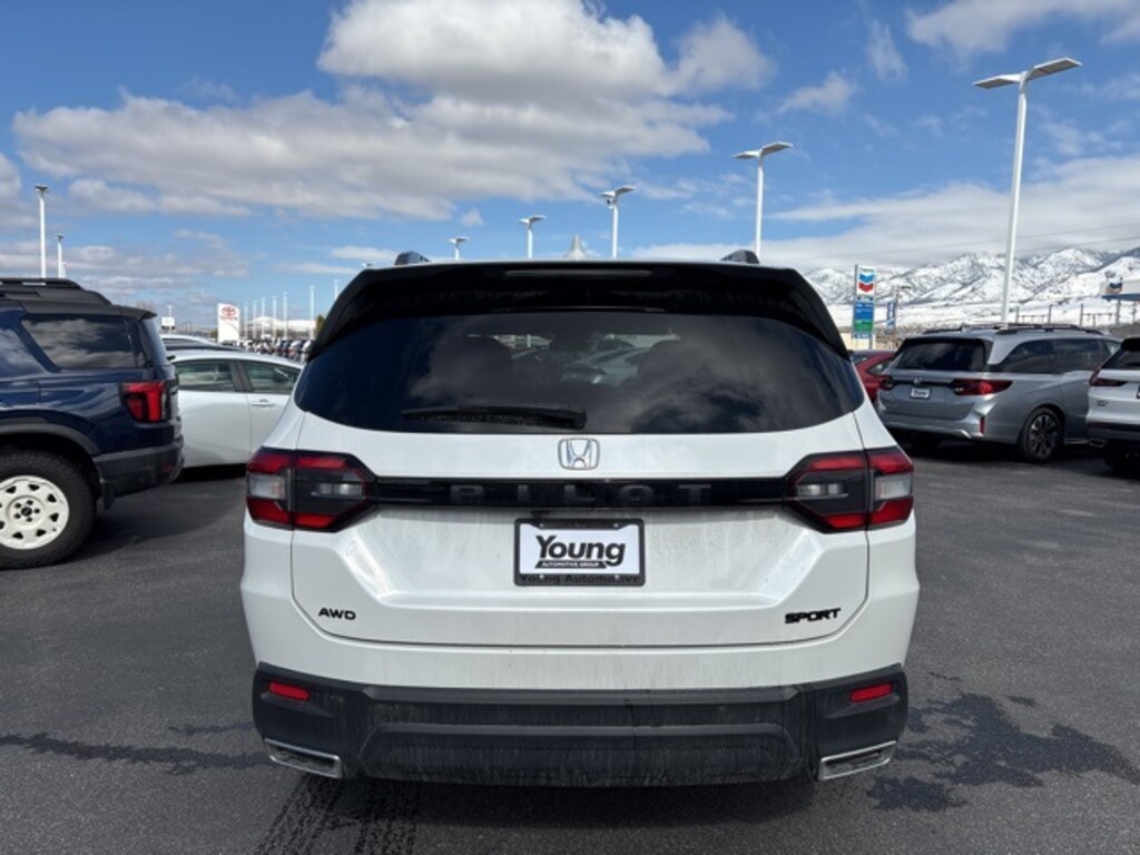 Used 2023 Honda Pilot Sport SUV