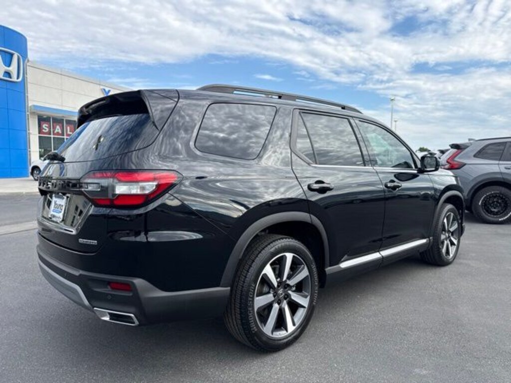 Used 2024 Honda Pilot Touring SUV