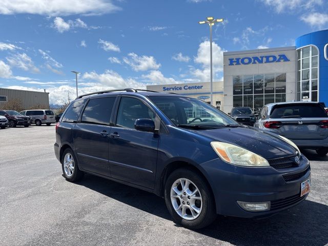2004 Toyota Sienna XLE's photo