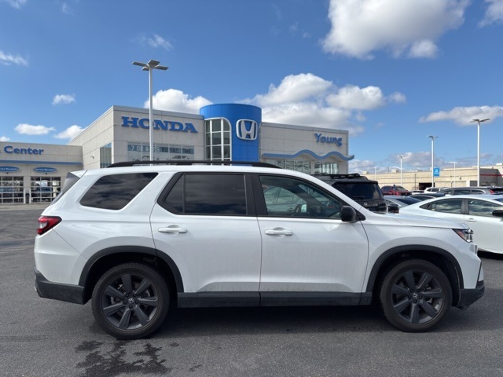 Used 2023 Honda Pilot Sport SUV