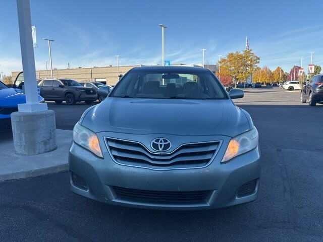 2011 Toyota Camry LE photo 3