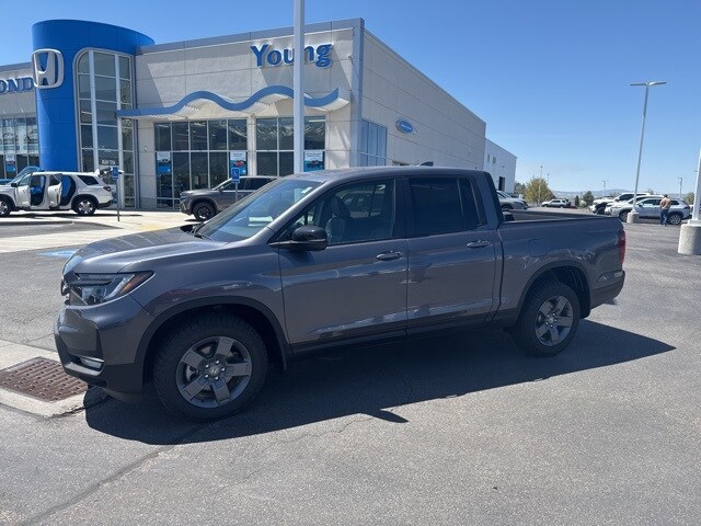 2025 Honda Ridgeline TrailSport photo 2