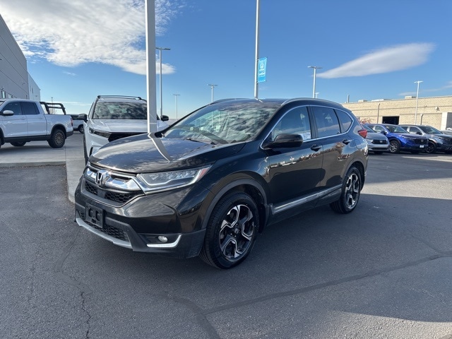 2017 Honda CR-V Touring photo 2